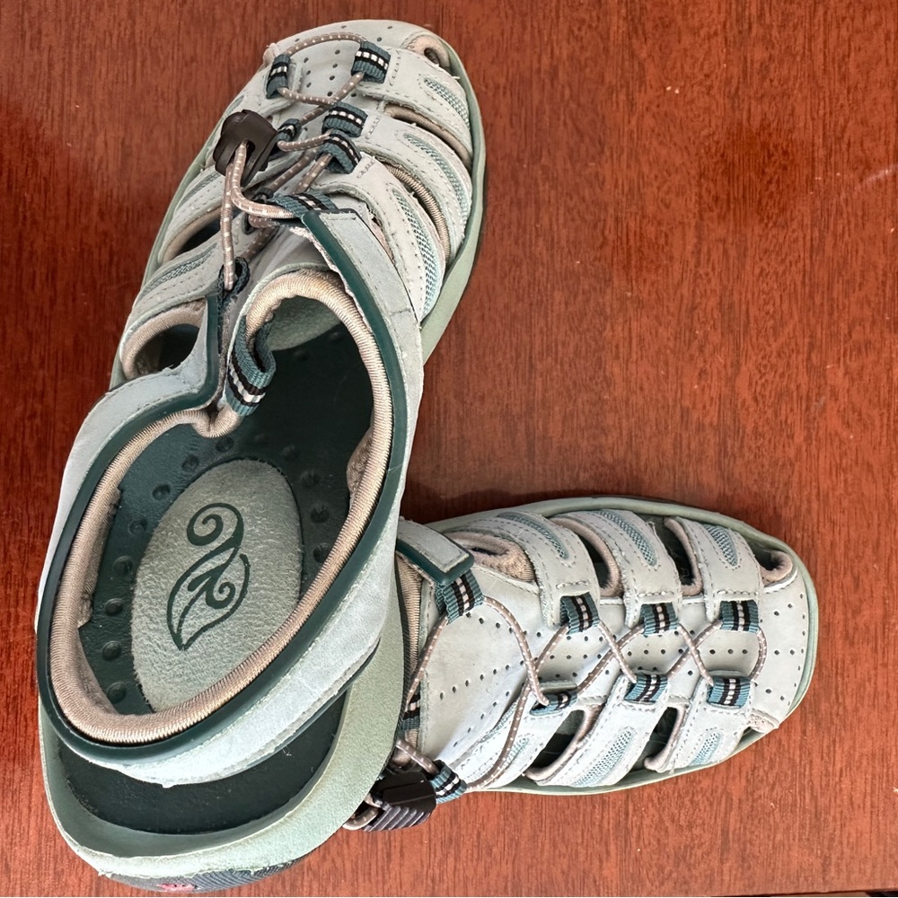 Woman’s Sandal